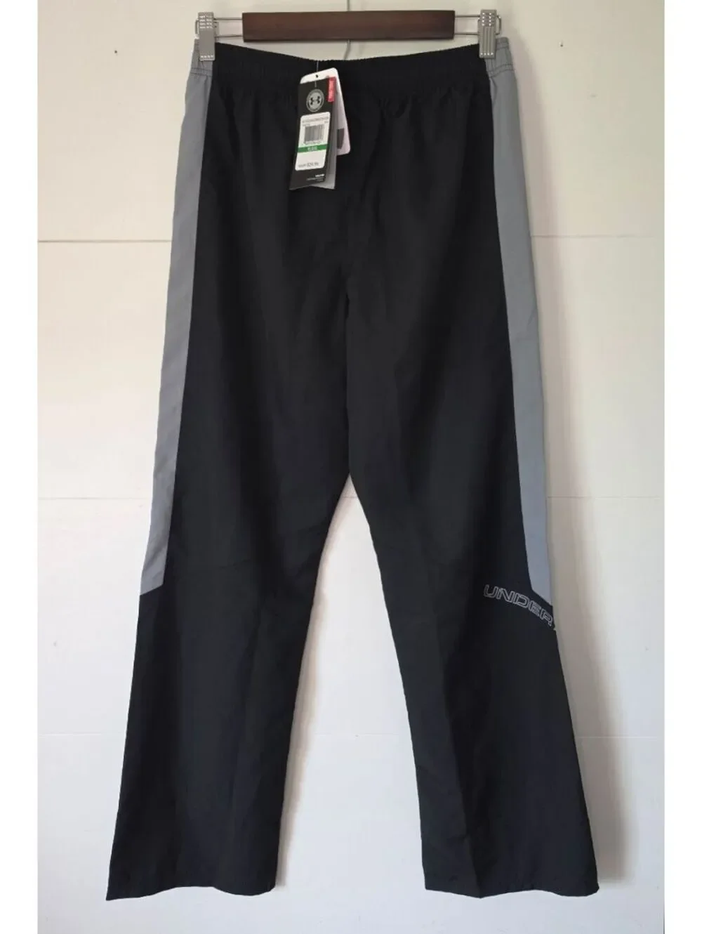 NWT Under Armour Boys Black Gray Track Warm Up Pants, loose fit,YLG 14/16, #130